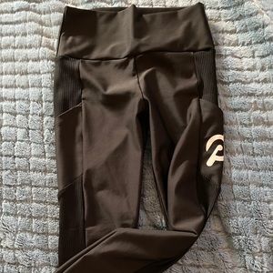 Peloton black leggings with pockets